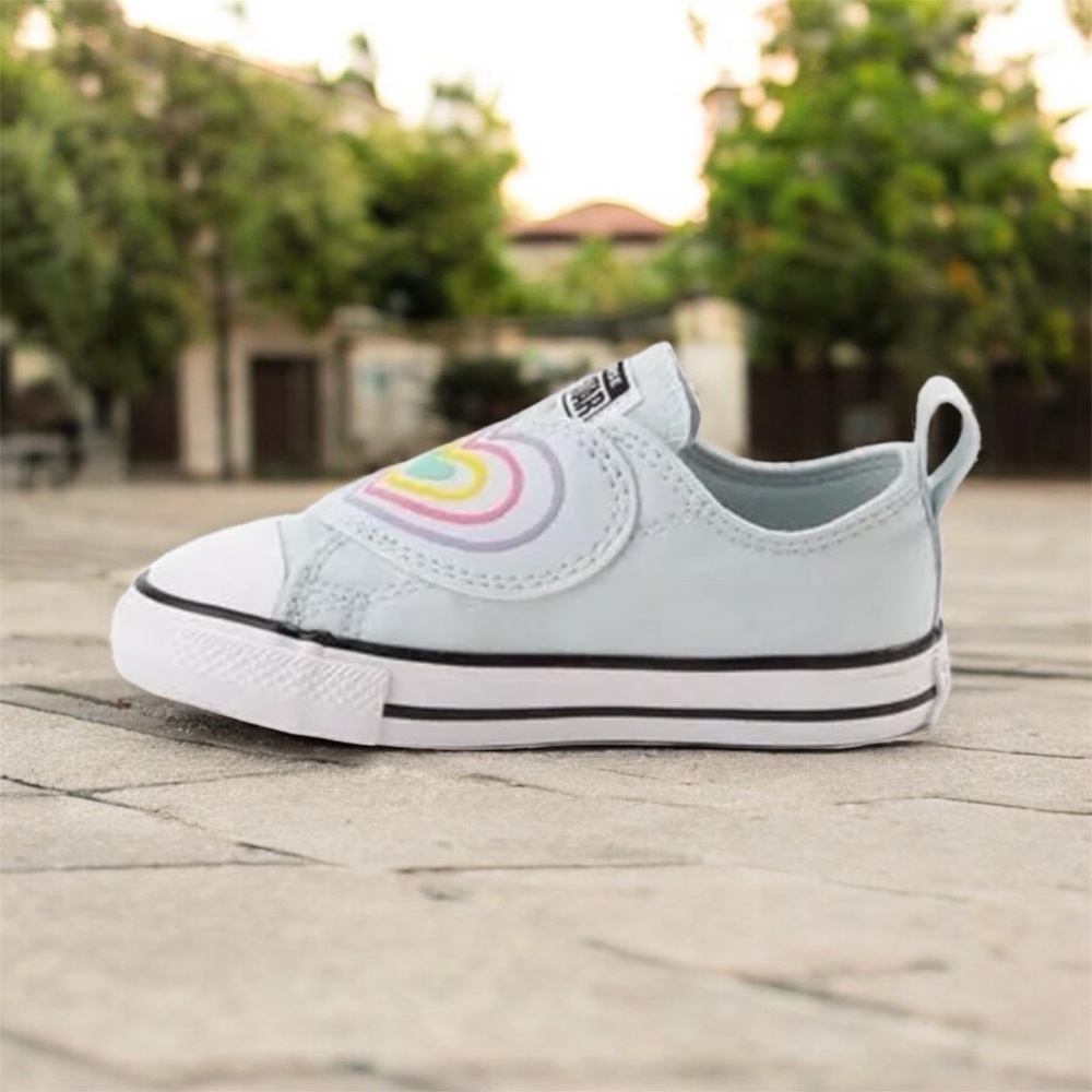 Converse Girls Infant Chuck Taylor All Star Heart Strap Sneaker